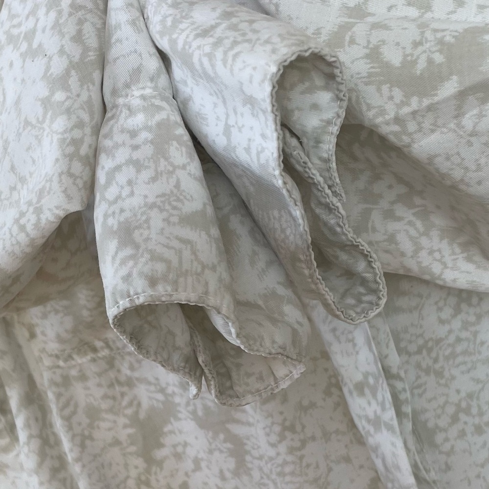 Bella Dahl Printed Button Front Split Back Blouse… - image 7